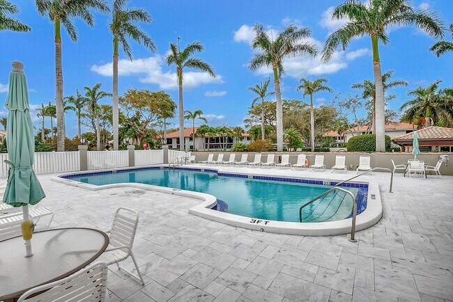 Building Photo - 95 Pelican Pointe Dr