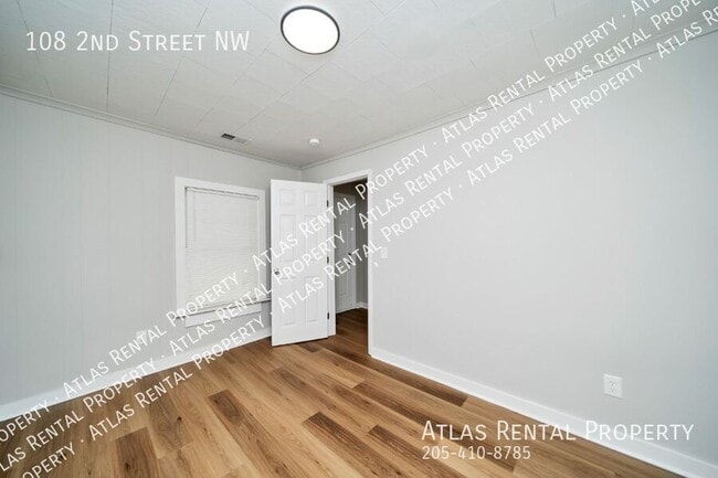 Building Photo - 108 2nd St NW