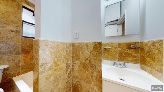 Building Photo - 2 bedroom in Manhattan NY 10003