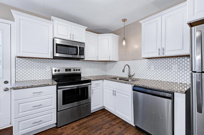 Building Photo - 228 Waldo St