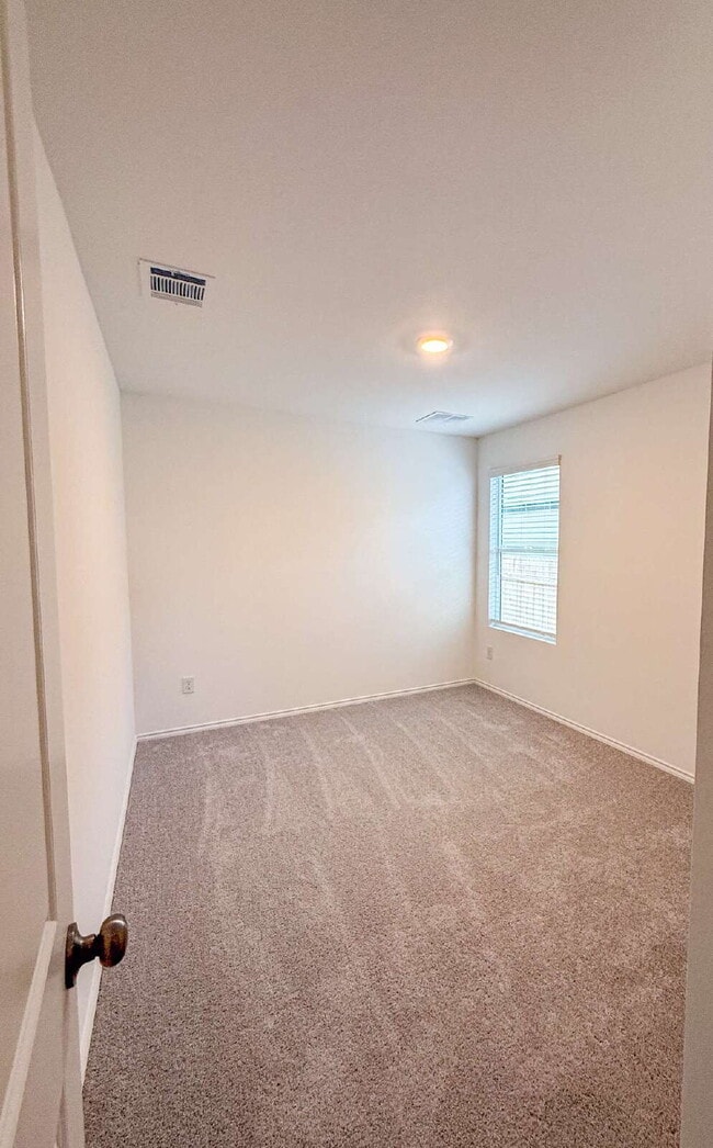Building Photo - One Story 4 Bedroom/2Bath - For Rent - San Marcos, TX - Minutes From Shopping, Entertainment, and...