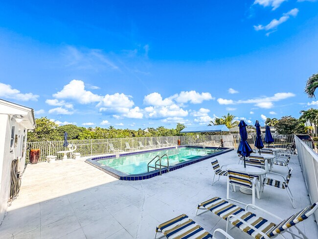 Building Photo - 4501 S Ocean Blvd
