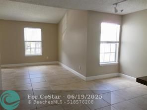 Building Photo - 1020 Crystal Way