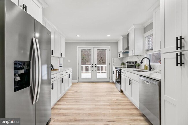 Building Photo - 10530 Scaggsville Rd