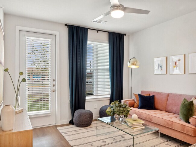 Building Photo - Hot Offer! 8 Weeks Free + $1,000 GC