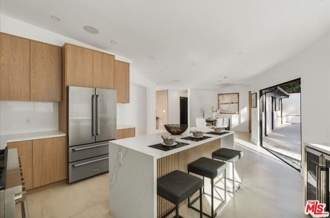 Building Photo - 3873 Royal Woods Dr