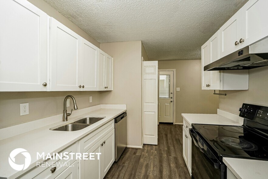 Building Photo - 544 Fox Dr