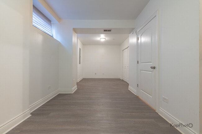 Building Photo - 3607 W 53rd St