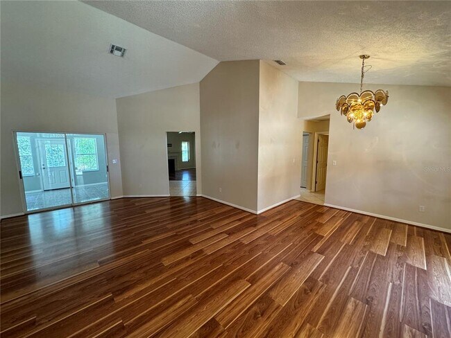 Building Photo - 302 Bluff Pass Dr