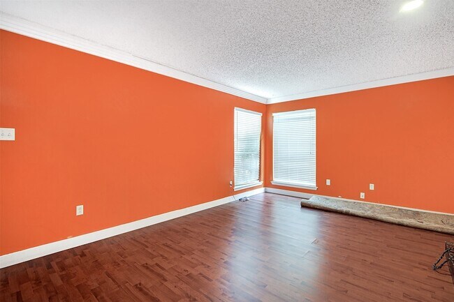 Building Photo - 601 St Charles Dr