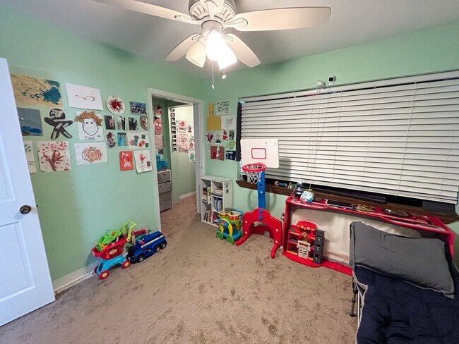 Building Photo - Cresap Arms #430 - Pet-Friendly!