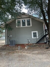 Building Photo - Air B & B