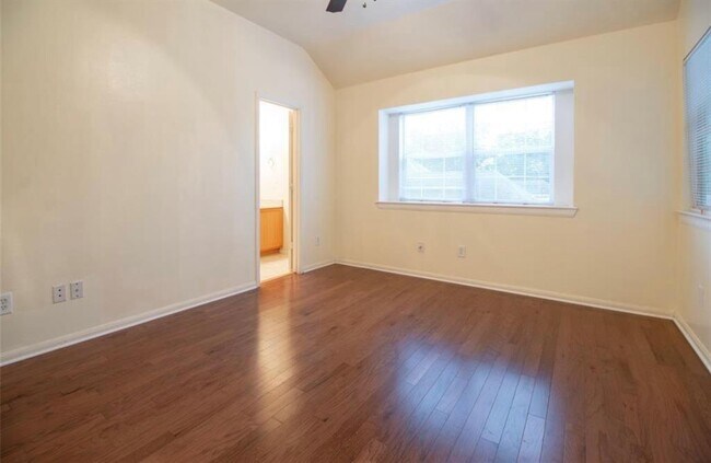 Building Photo - 1207 Lovett St