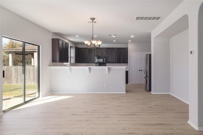 Building Photo - 315 Settlers Home Dr