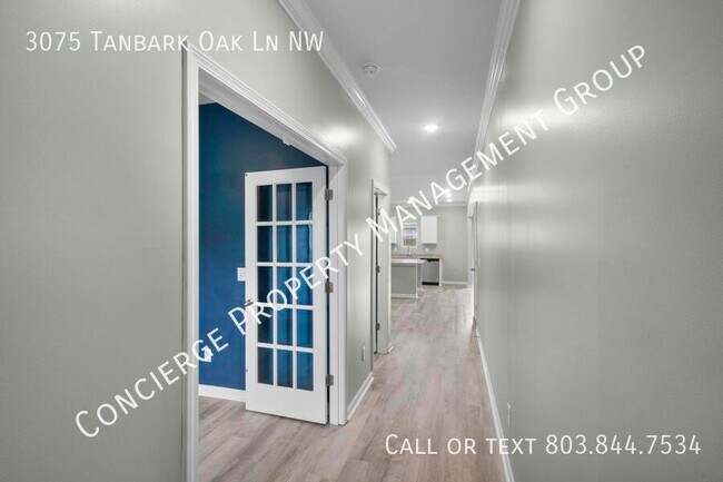 Building Photo - 3075 Tanbark Oak Ln NW