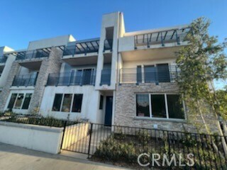 Building Photo - 14614 Vanowen St