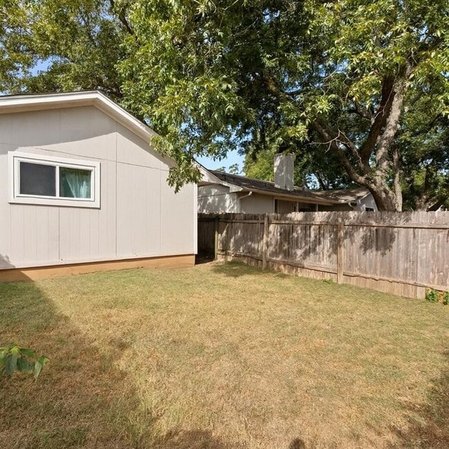 Building Photo - 12817 Hymeadow Dr