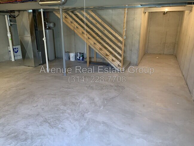 Building Photo - 554 Parkgate Dr