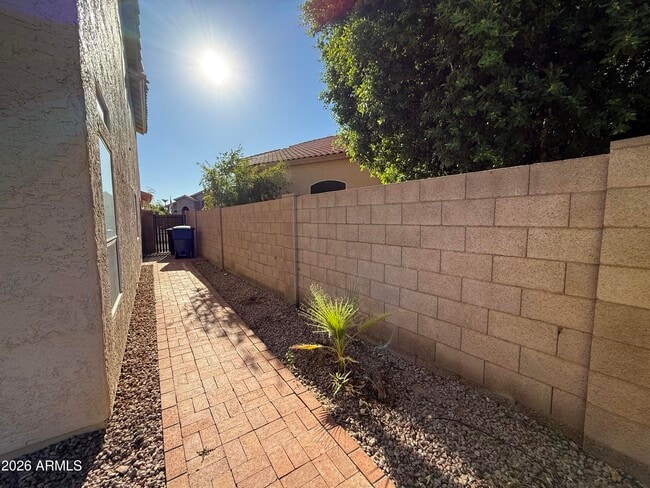Building Photo - 1253 N Spire Ct