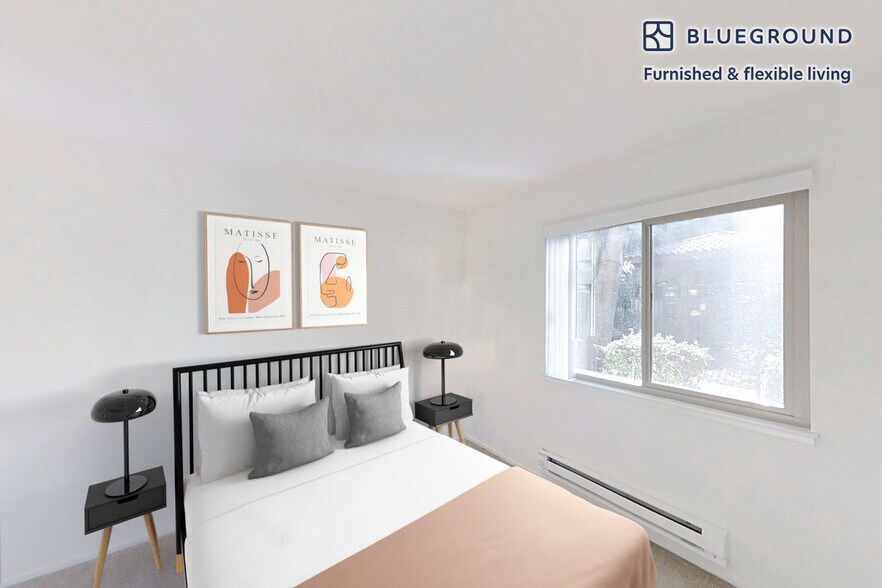 Building Photo - 1600 Villa St