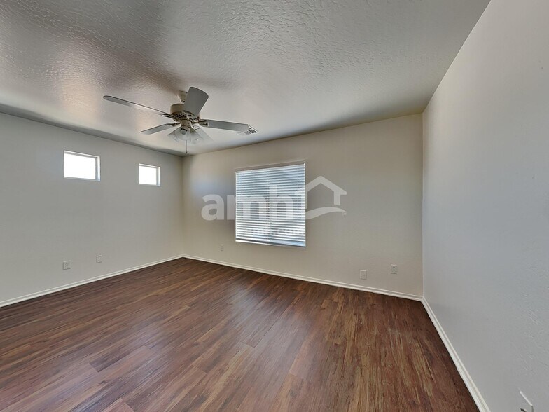 Building Photo - 22377 W Solano Dr