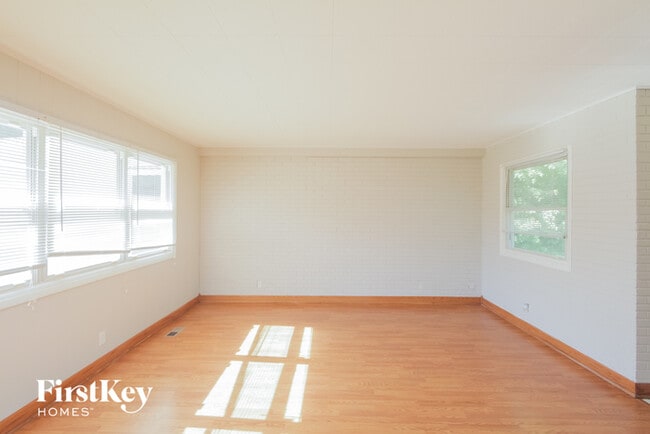 Building Photo - 436 Burke Dr