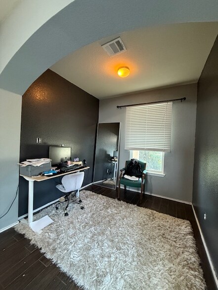 Building Photo - 3000 Black Orchid Dr