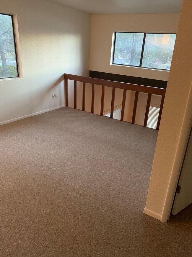 Building Photo - Beautiful Flagstaff Home