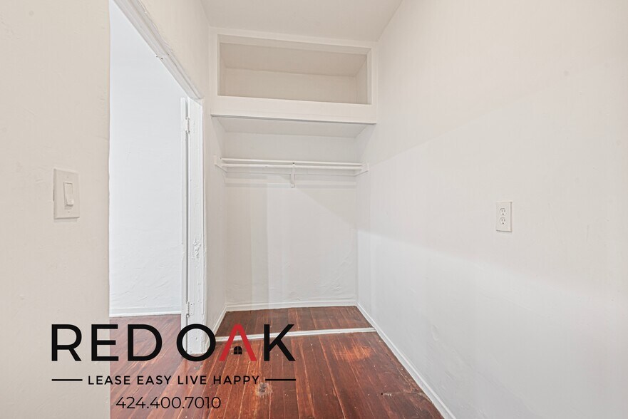 Building Photo - 706 N St Andrews Pl