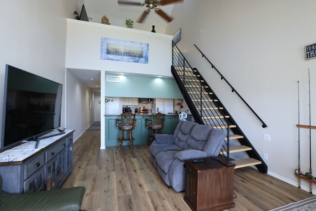 Building Photo - 12600 Melville Dr