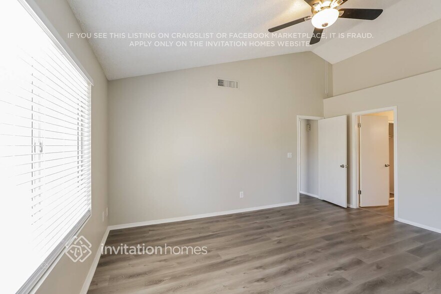 Building Photo - 5930 E Elmwood St