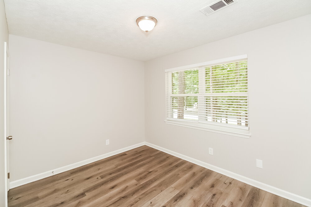 Building Photo - 300 N Meade Dr