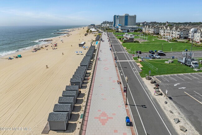 Building Photo - 33 Cooper Ave