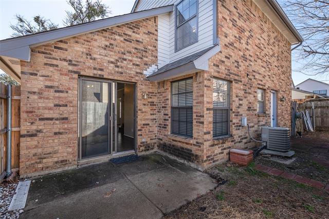 Building Photo - 3343 Briaroaks Dr