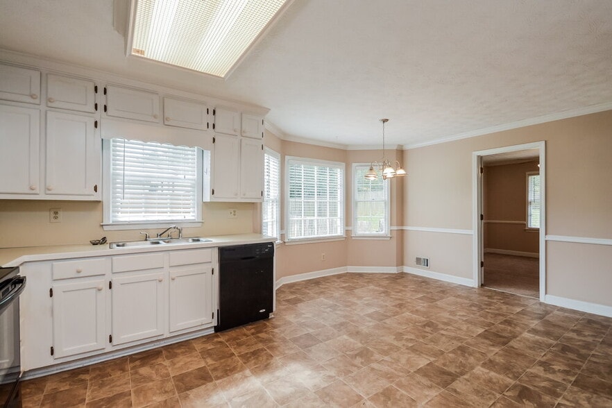 Building Photo - 2975 Camary Pl Dr SE