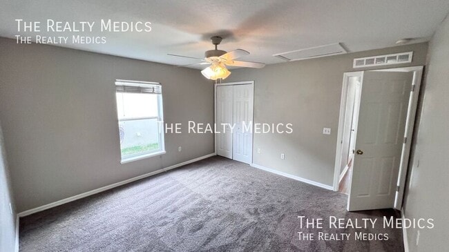 Building Photo - 130 Wheatfield Cir