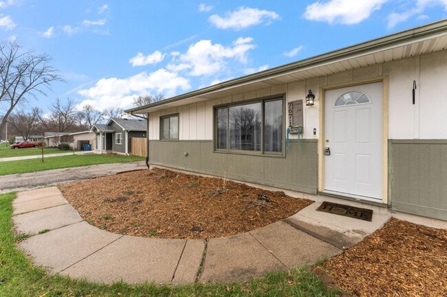 Building Photo - 767-1 Heritage Rd