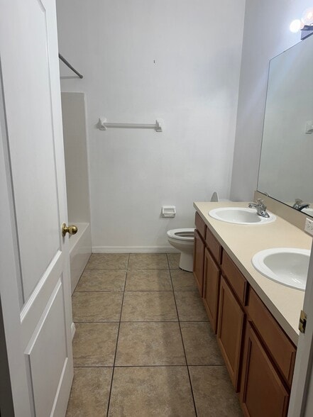 Building Photo - 273 Clydesdale Cir