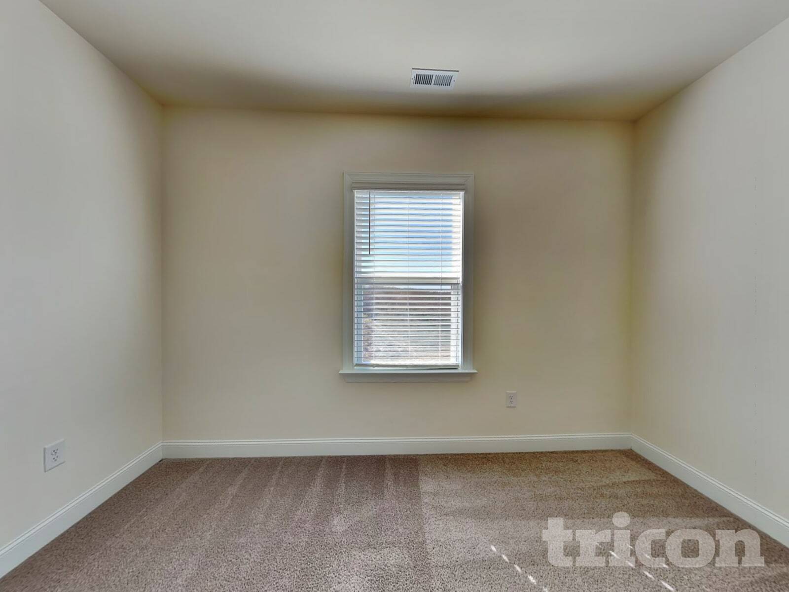 Building Photo - 402 Porterfield Dr