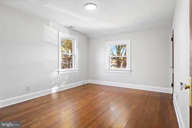 Building Photo - 4312 19th St NE