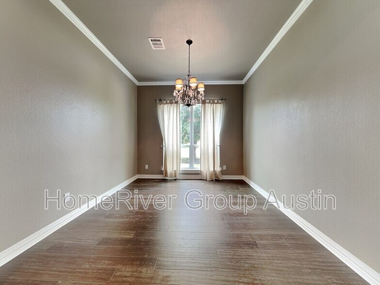 Building Photo - 2917 Rambling Creek Ln