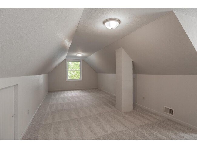 Building Photo - 1183 Edgerton St