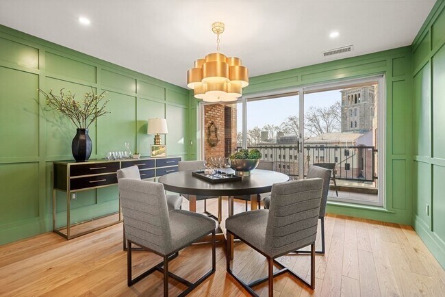 Building Photo - 130 Mt Auburn St
