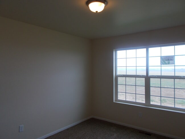 Building Photo - 3 Bed/ 2 Bath/ 2 Car Garage Newer Construction in Billings Heights