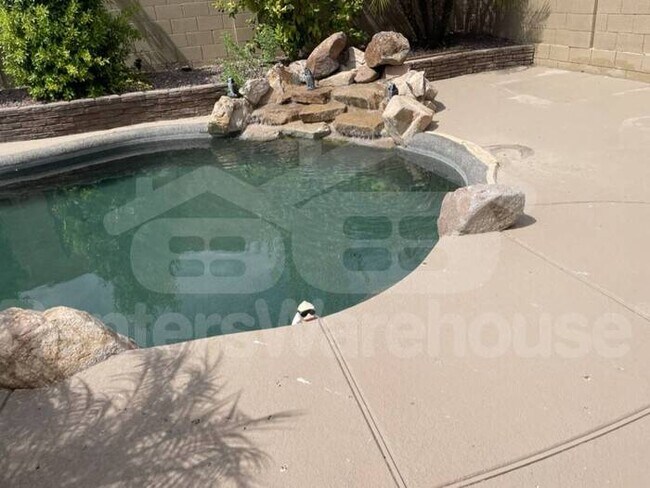 Building Photo - North Phoenix 4bed 2.5ba 2car POOL Oasis