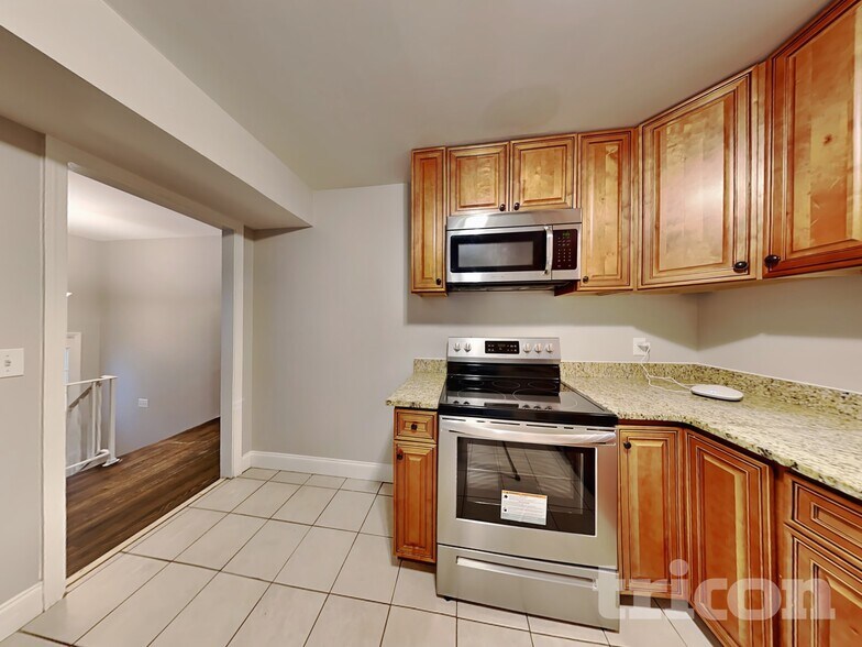 Building Photo - 350 Waycross Dr