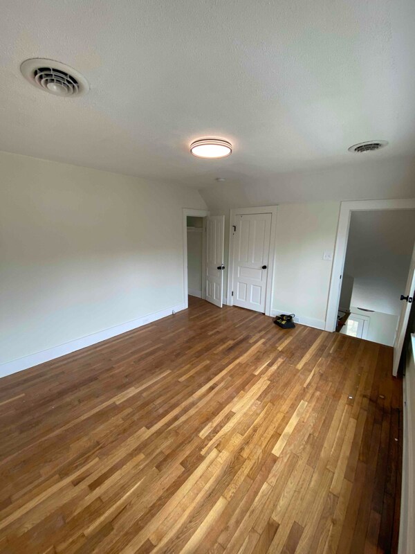 Building Photo - 961 Douglas St NW