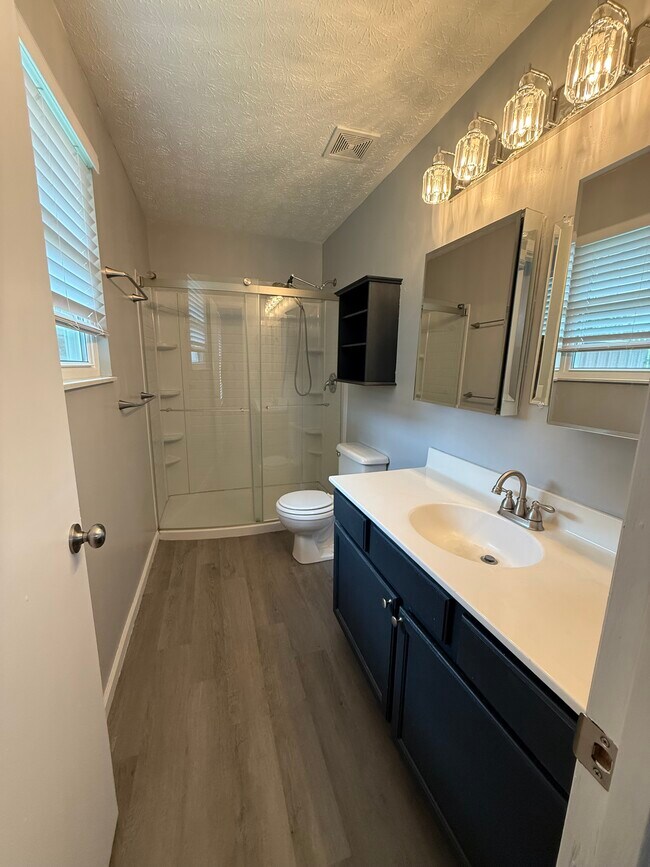 Building Photo - 4512 Hooks Ln