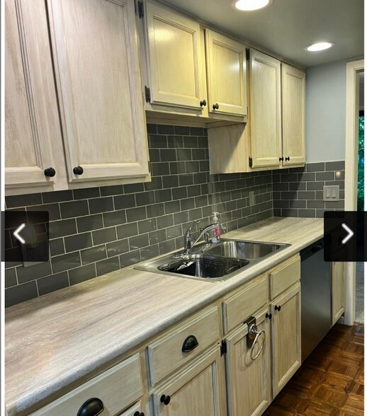 Building Photo - 1302 Hillburn Ave NW