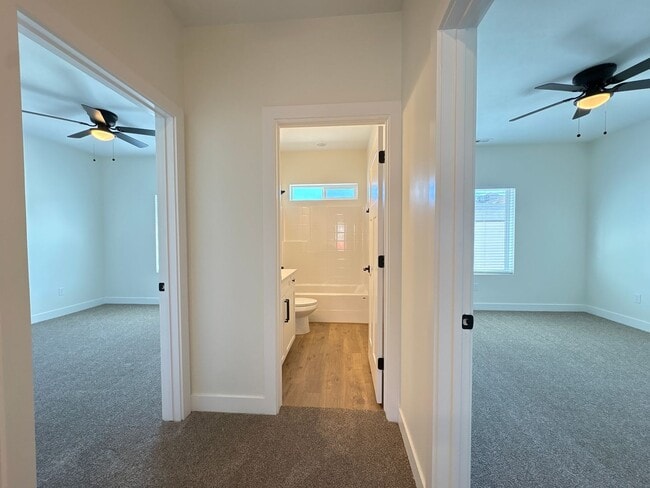 Building Photo - Crosshollows Home Available!